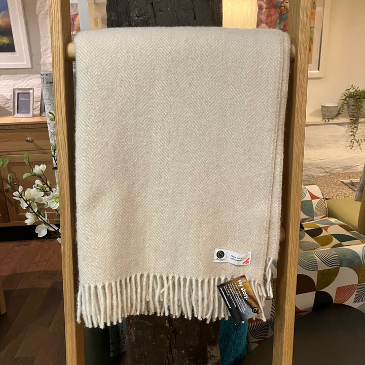 Wilde Sheep 100% Wool Throw - Clotted Cream