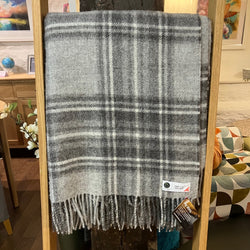 Wilde Sheep 100% Wool Throw - Grey Tartan