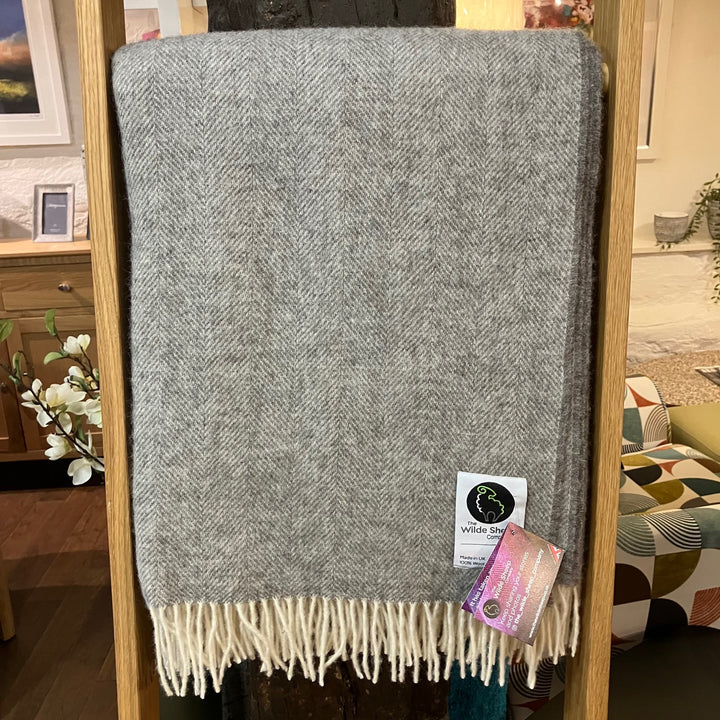 Wilde Sheep 100% Wool Throw - Medium Grey