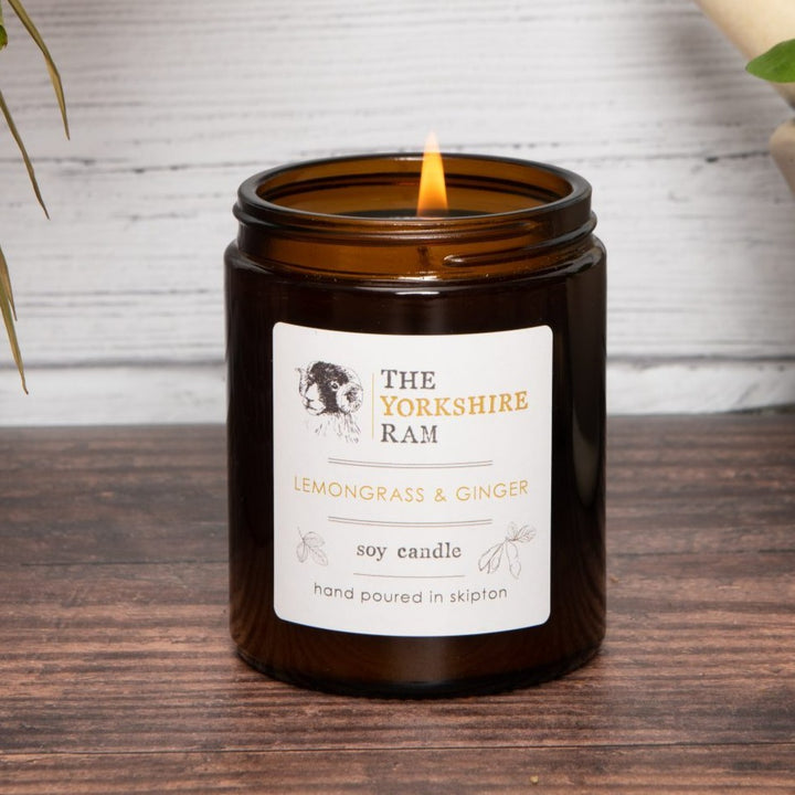 Our Lemongrass and Ginger candle has delicate notes of ground ginger roots, followed by tangy lemongrass with freshly grated lemon peel and a twist of lime with subtle undertones of ground coriander seeds evoking the delights of an oriental garden.
